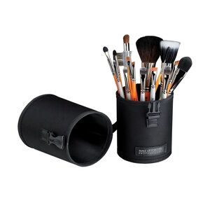 Make Up For Ever Dany’s Pouch NWT